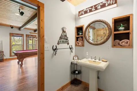 572 Mane Street Glenville NC 28736