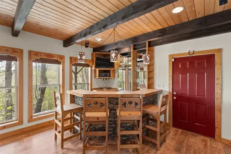 572 Mane Street Glenville NC 28736