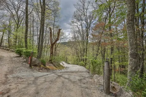 572 Mane Street Glenville NC 28736