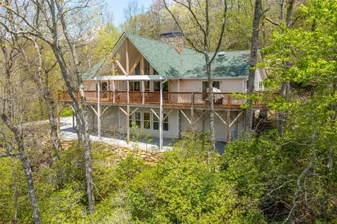 572 Mane Street Glenville NC 28736