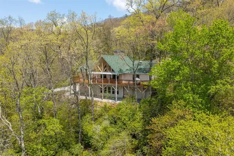 572 Mane Street Glenville NC 28736