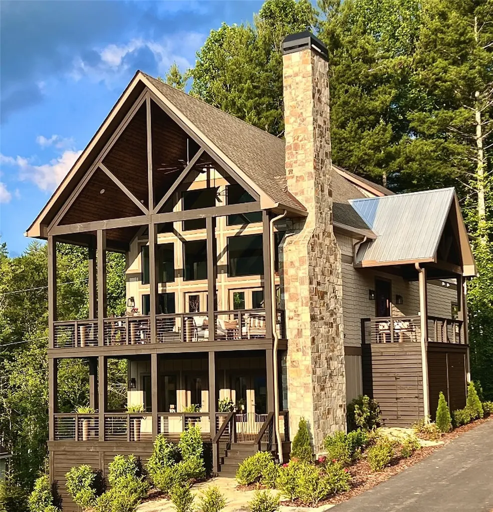 207 Comanche Road Cullowhee NC 28723