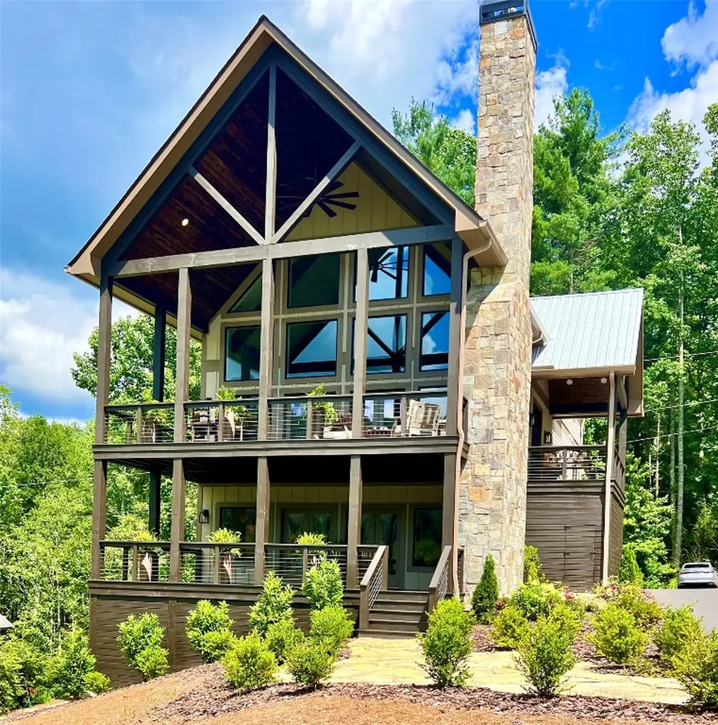 207 Comanche Road Cullowhee NC 28723