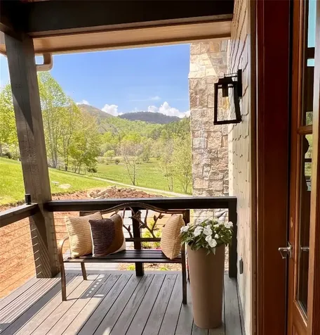 207 Comanche Road Cullowhee NC 28723