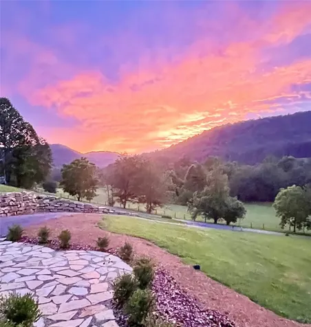 207 Comanche Road Cullowhee NC 28723