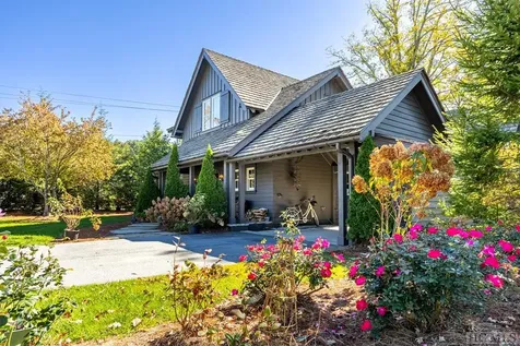 33 Cottage Walk Cashiers NC 28717