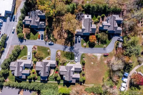 33 Cottage Walk Cashiers NC 28717