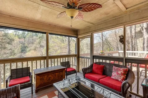 166 The Rapids Sapphire NC 28774