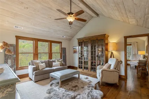 1725 Buckberry Drive Sapphire NC 28774