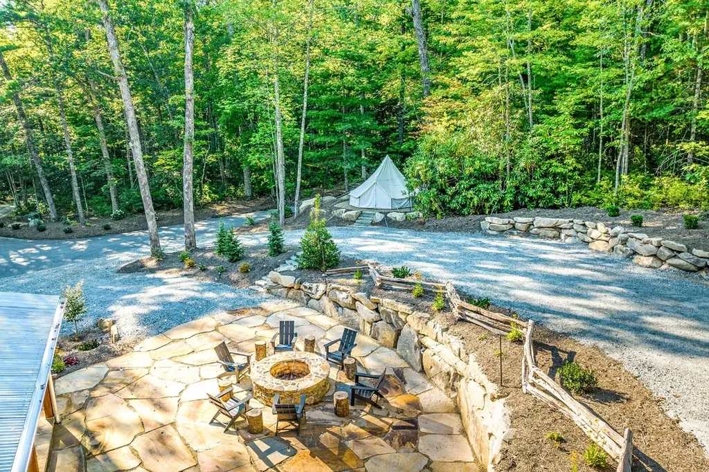 8 S Ridgeline Road Cullowhee NC 28723