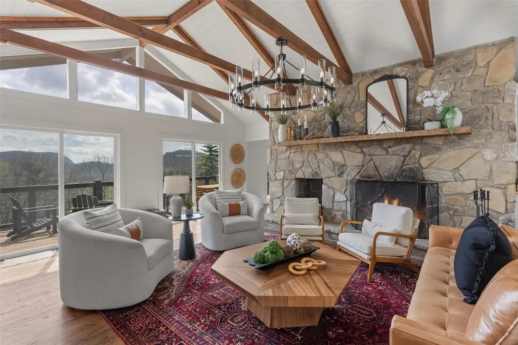 814 Dog Mountain Road Highlands NC 28741