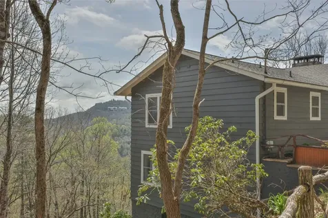814 Dog Mountain Road Highlands NC 28741
