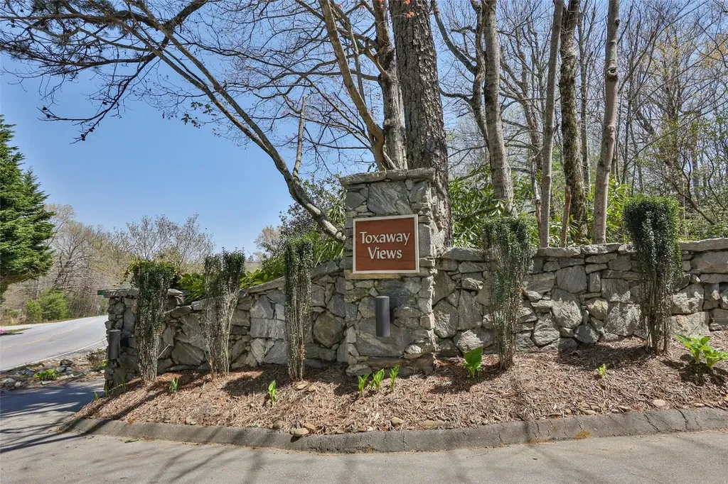 135 Toxaway Views Drive Lake Toxaway NC 28747