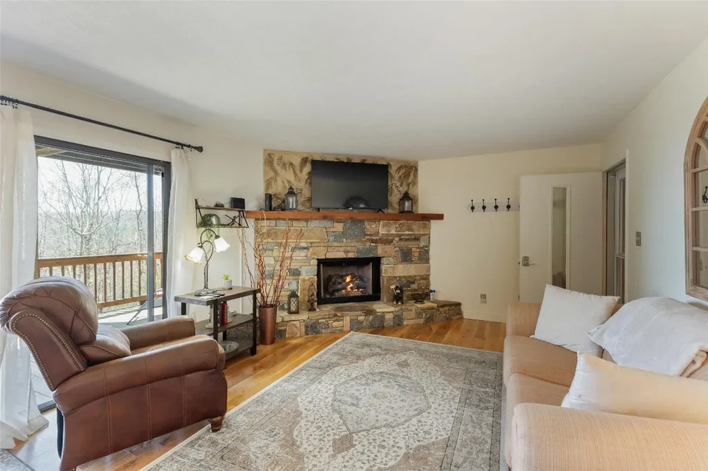 135 Toxaway Views Drive Lake Toxaway NC 28747