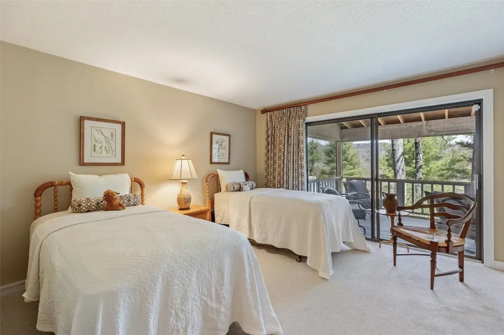 50 Ridge Lake Circle Highlands NC 28741