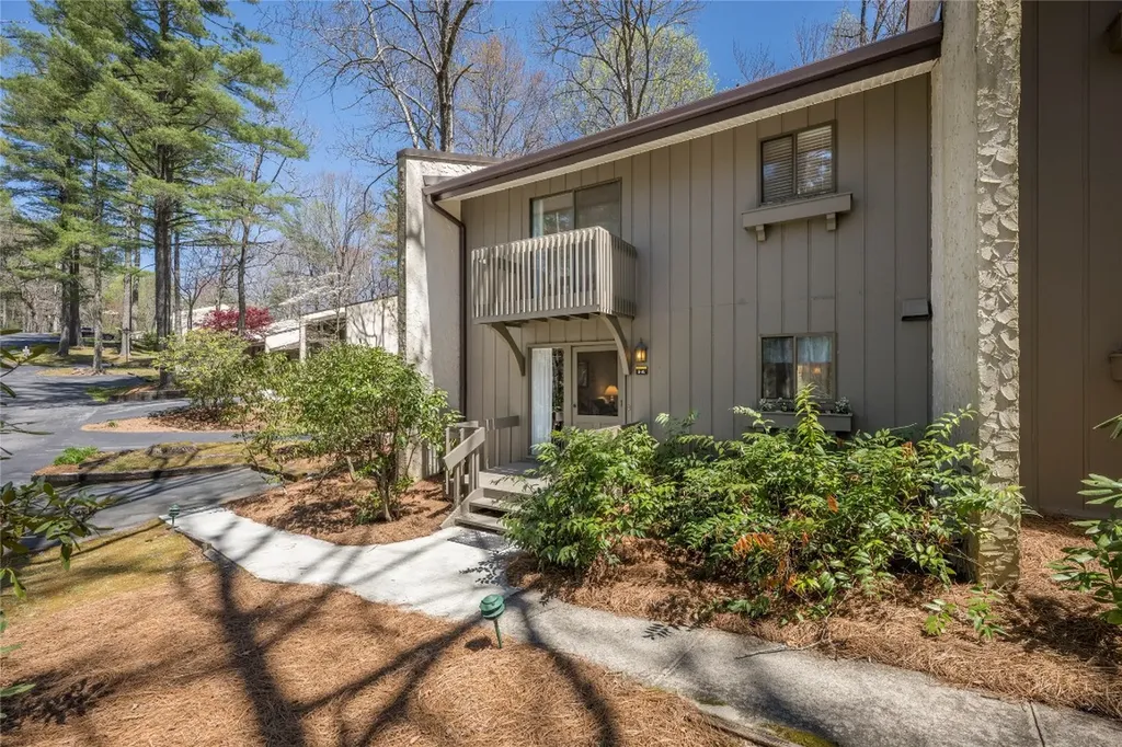 99 Dogwood Knob Lane Sapphire NC 28774