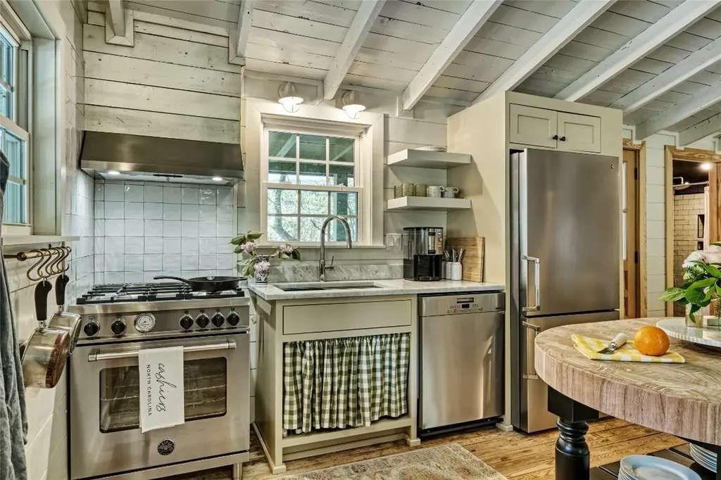 489 Lance Cashiers NC 28717