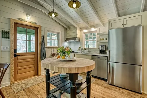 489 Lance Cashiers NC 28717