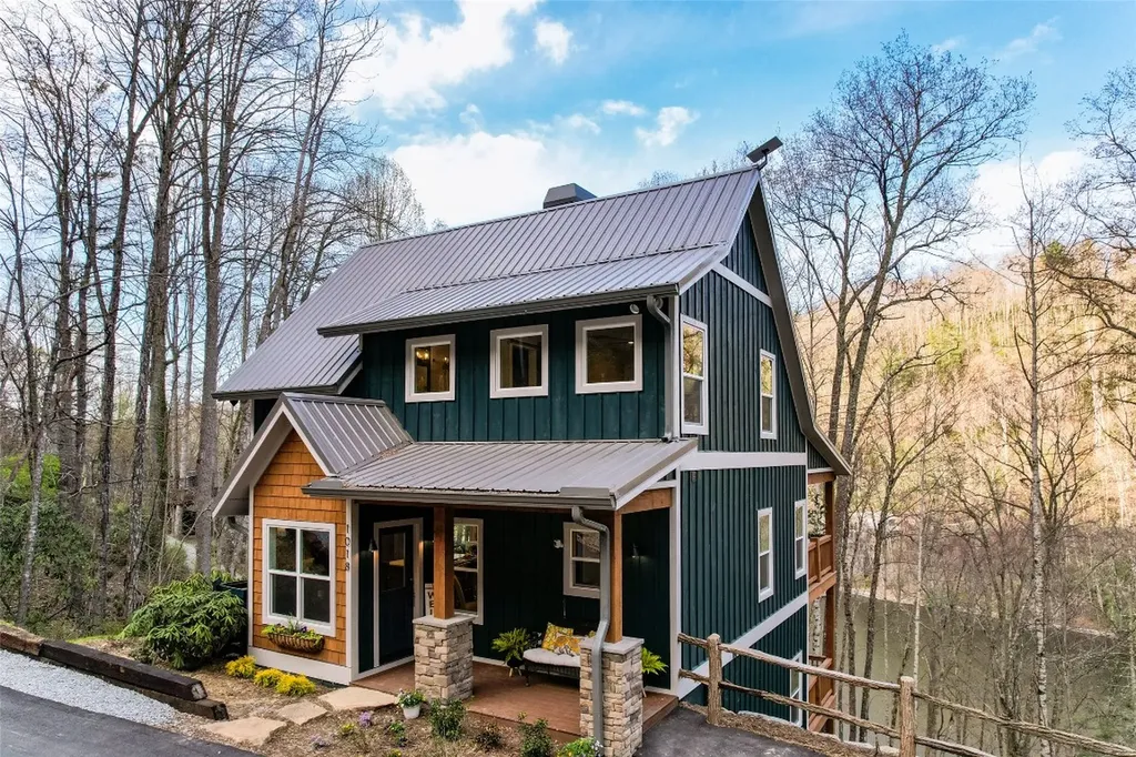 1018 N Norton Road Cashiers NC 28717
