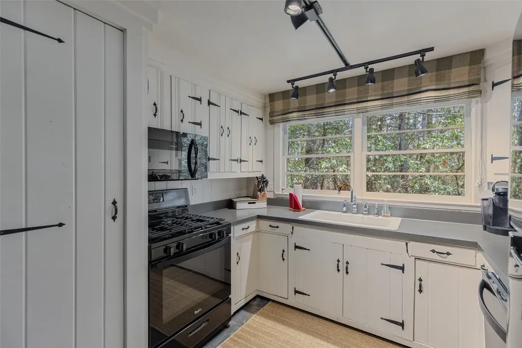 131 Horse Cove Ranch Road Highlands NC 28741