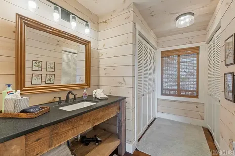 290 Blue Ridge Lane Cashiers NC 28717