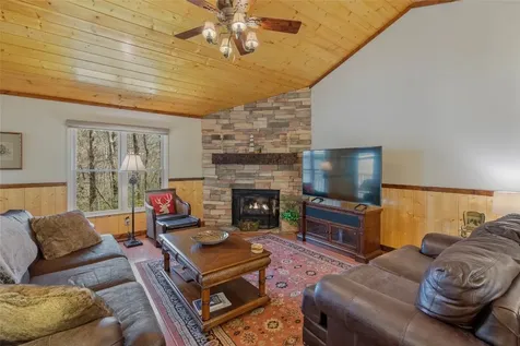 23 Dwarf Mountain Road Sapphire NC 28774