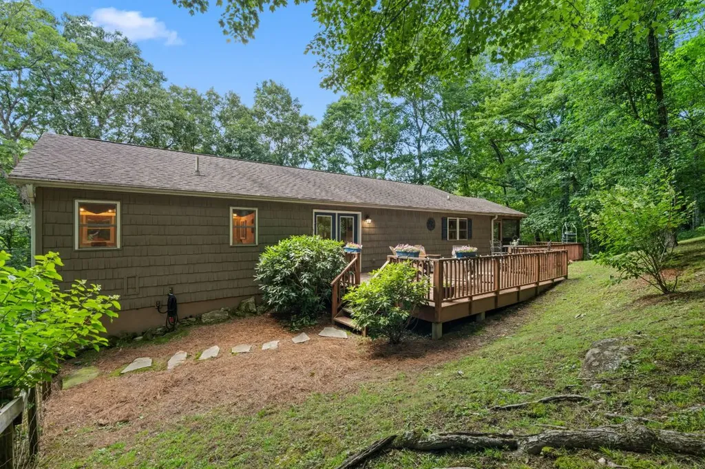 638 Holt Road Highlands NC 28741