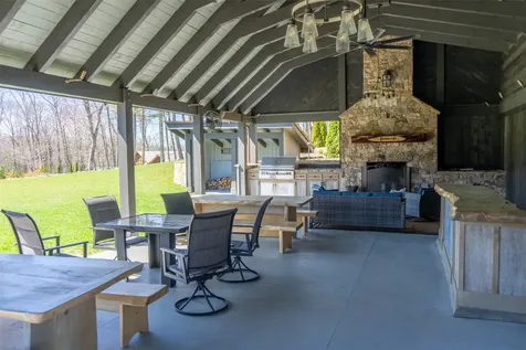 52 New Settlers Way Glenville NC 28736