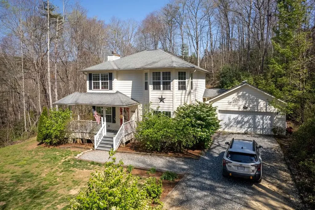 224 Concord Lane Tuckasegee NC 28783
