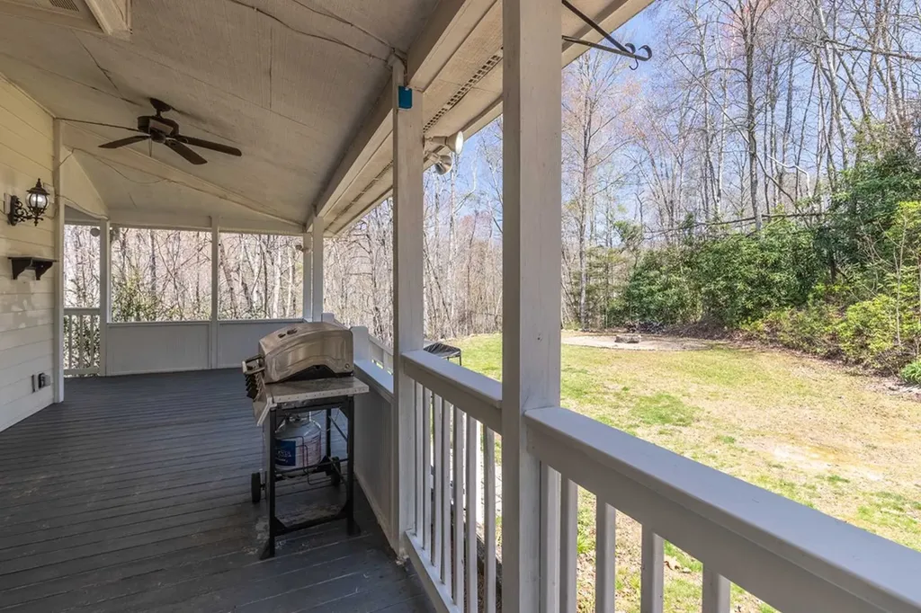 224 Concord Lane Tuckasegee NC 28783