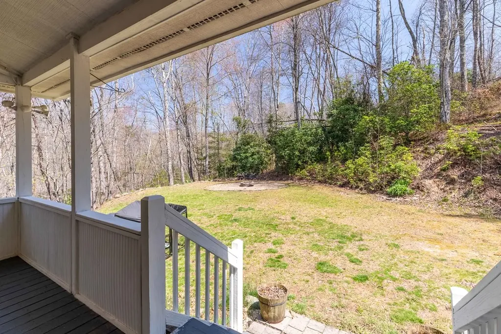 224 Concord Lane Tuckasegee NC 28783