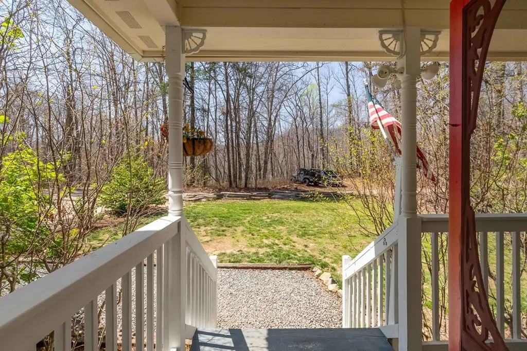 224 Concord Lane Tuckasegee NC 28783