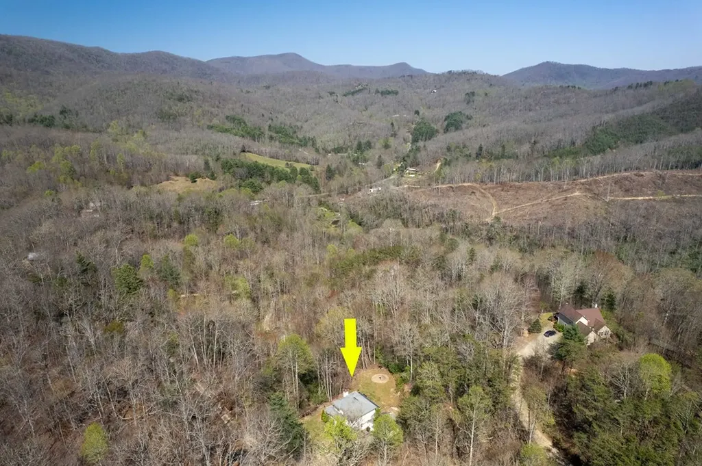 224 Concord Lane Tuckasegee NC 28783