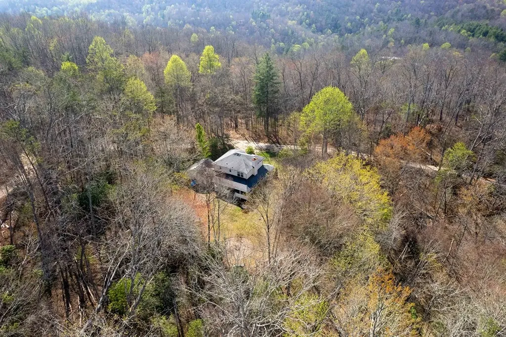 224 Concord Lane Tuckasegee NC 28783