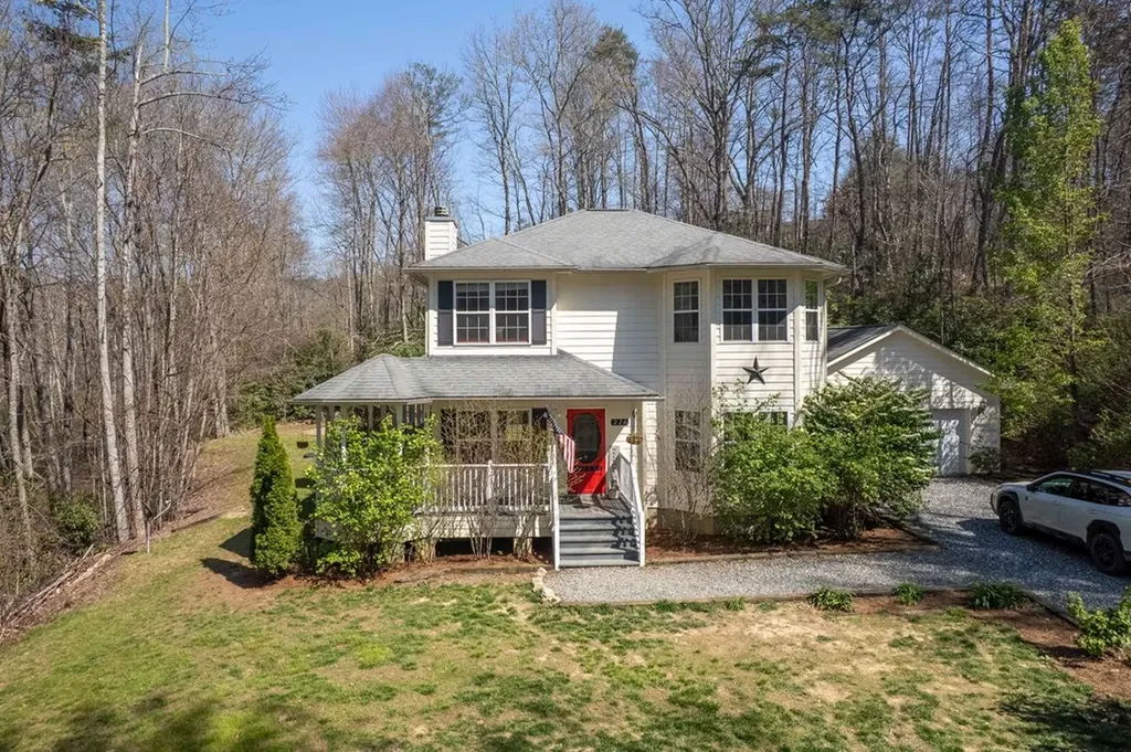 224 Concord Lane Tuckasegee NC 28783