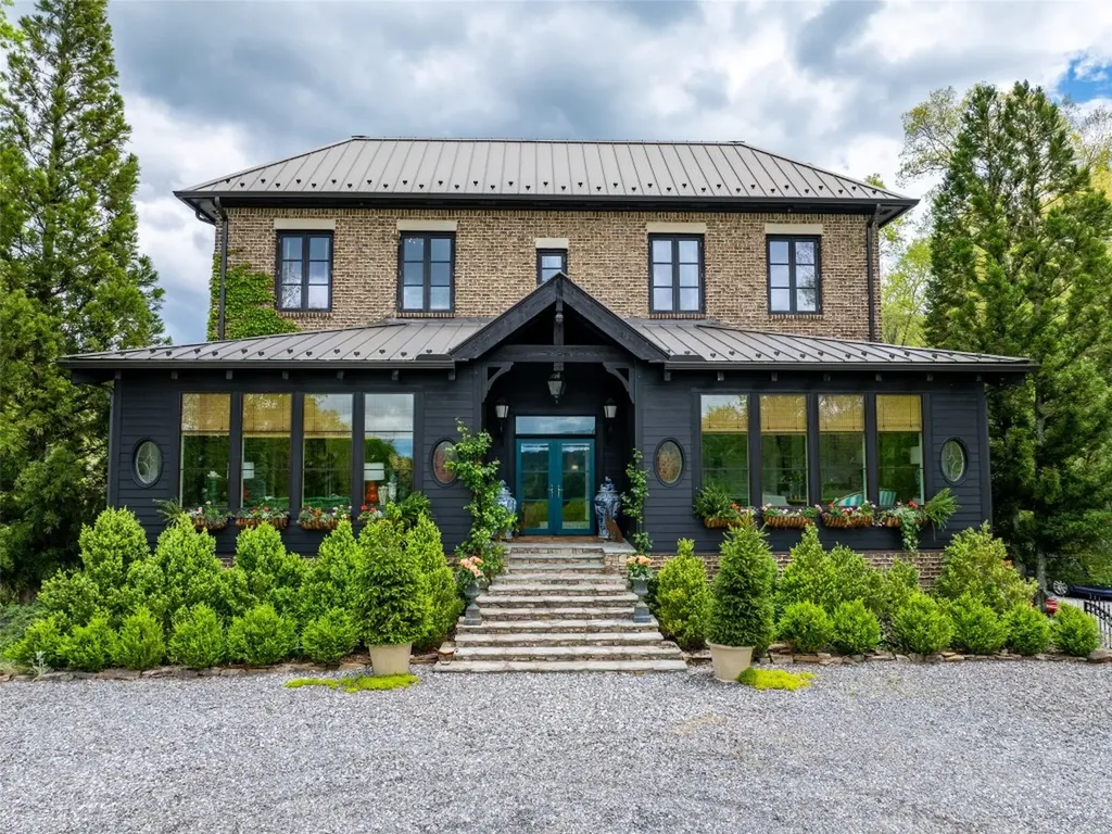 13084 Canada Road Tuckasegee NC 28783