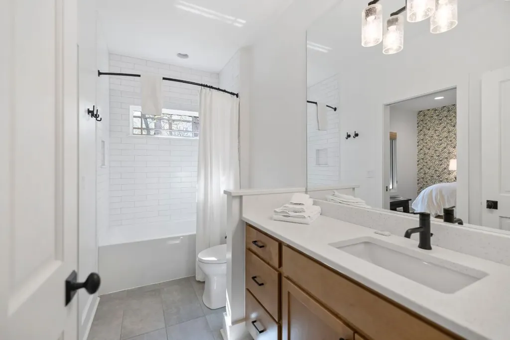 1048 Cherokee Trace Lake Toxaway NC 28747