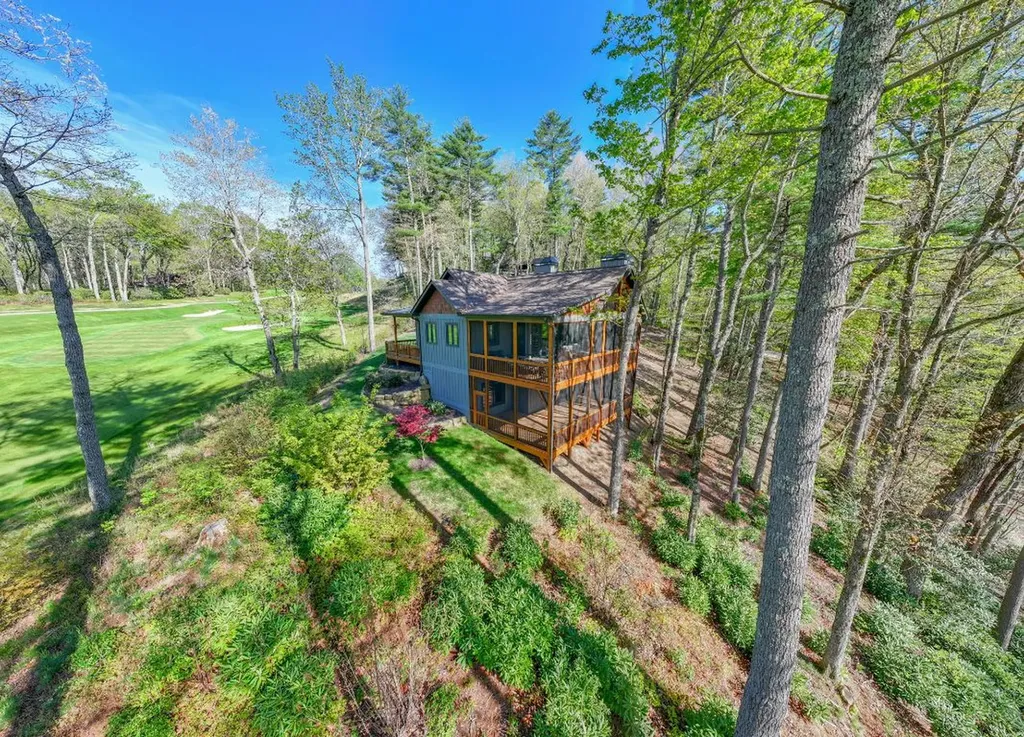 1048 Cherokee Trace Lake Toxaway NC 28747