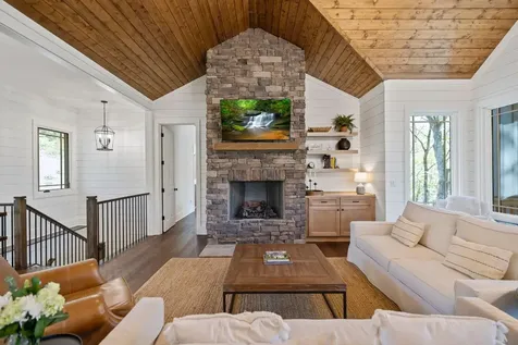 1048 Cherokee Trace Lake Toxaway NC 28747