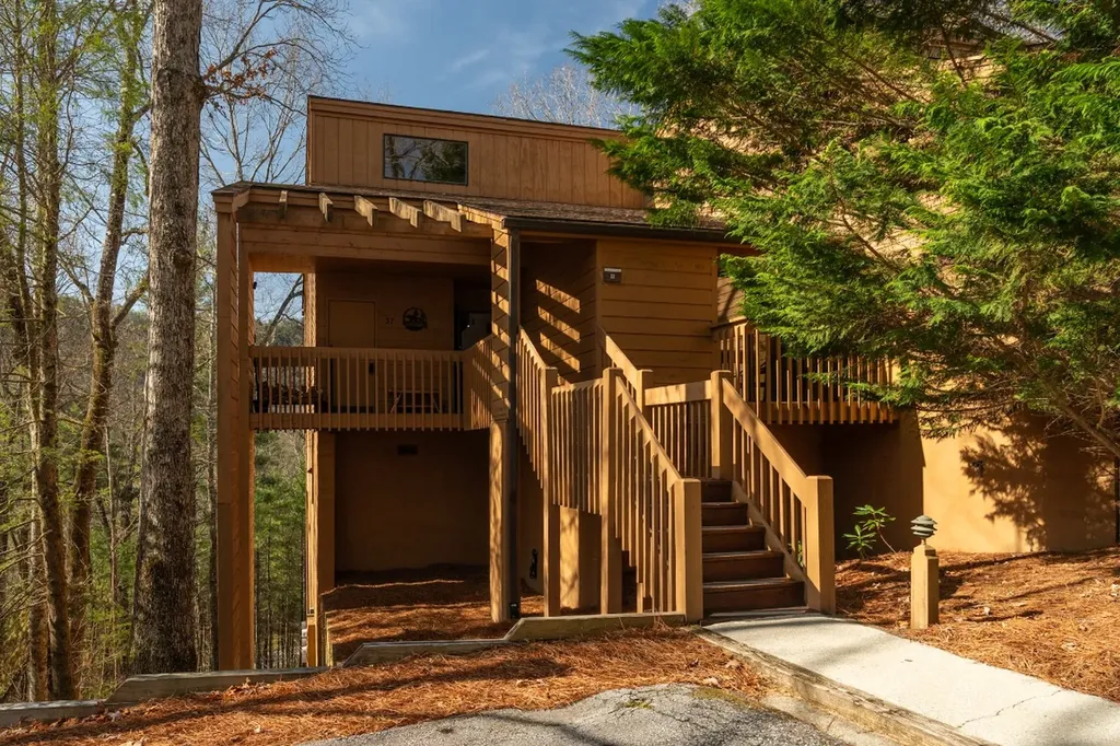 81 Emerald Ridge Road Sapphire NC 28774