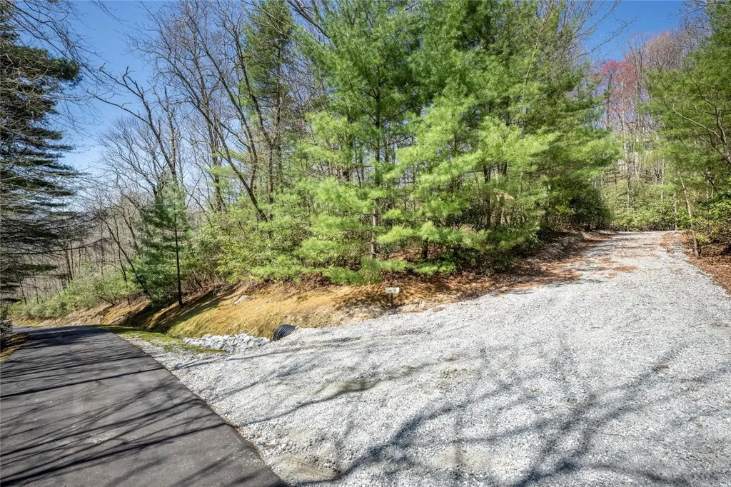 3 Big Granite Court Sapphire NC 28774