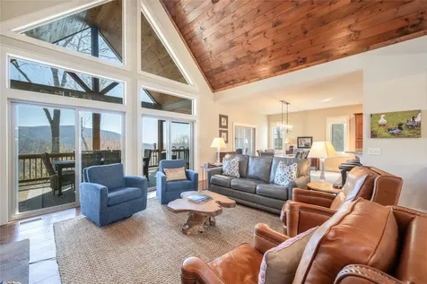 83 Flyaway Circle Sapphire NC 28774