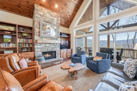 83 Flyaway Circle Sapphire NC 28774