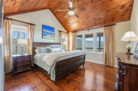 83 Flyaway Circle Sapphire NC 28774