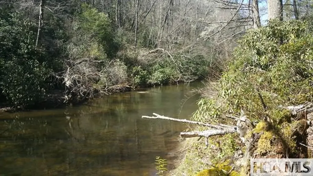 8 River Overlook Road Sapphire NC 28774