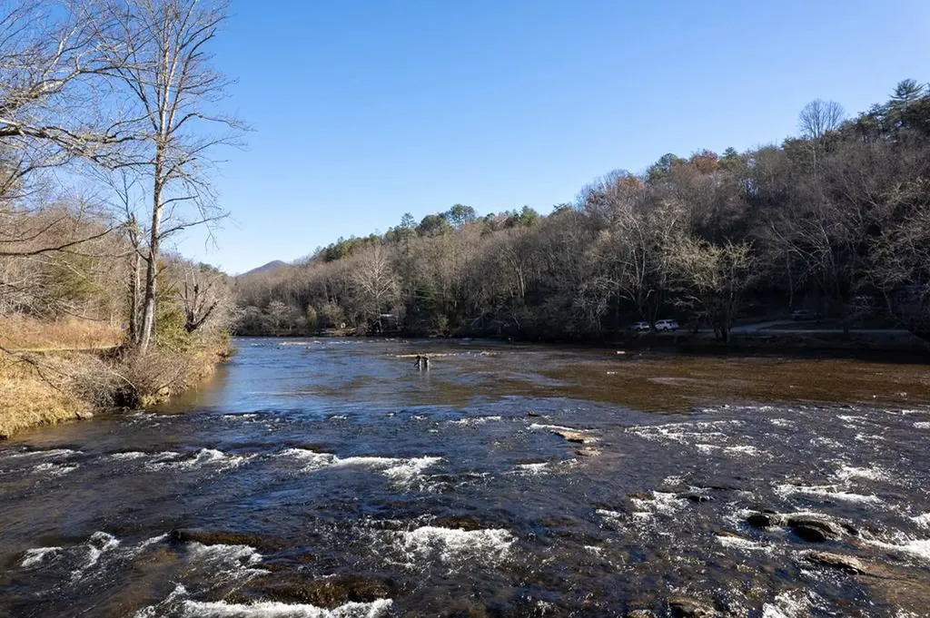 11 Stone Pillow Road Tuckasegee NC 28783