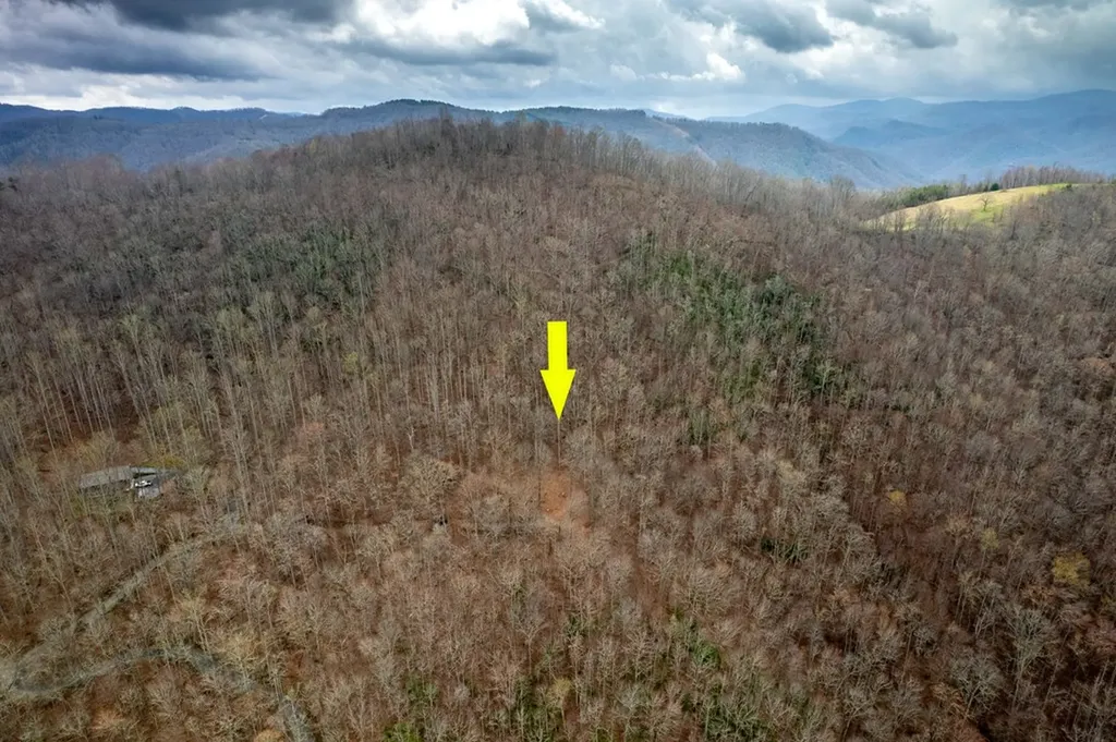 11 Stone Pillow Road Tuckasegee NC 28783