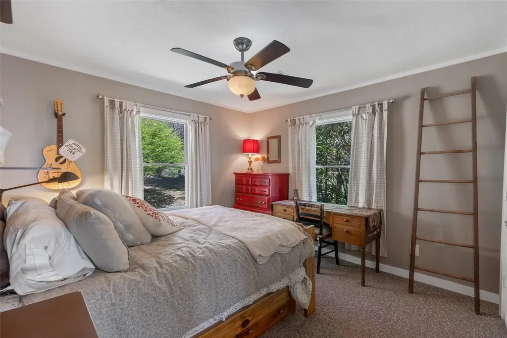 551 Bob Long Mountain Road Scaly Mountain NC 28775