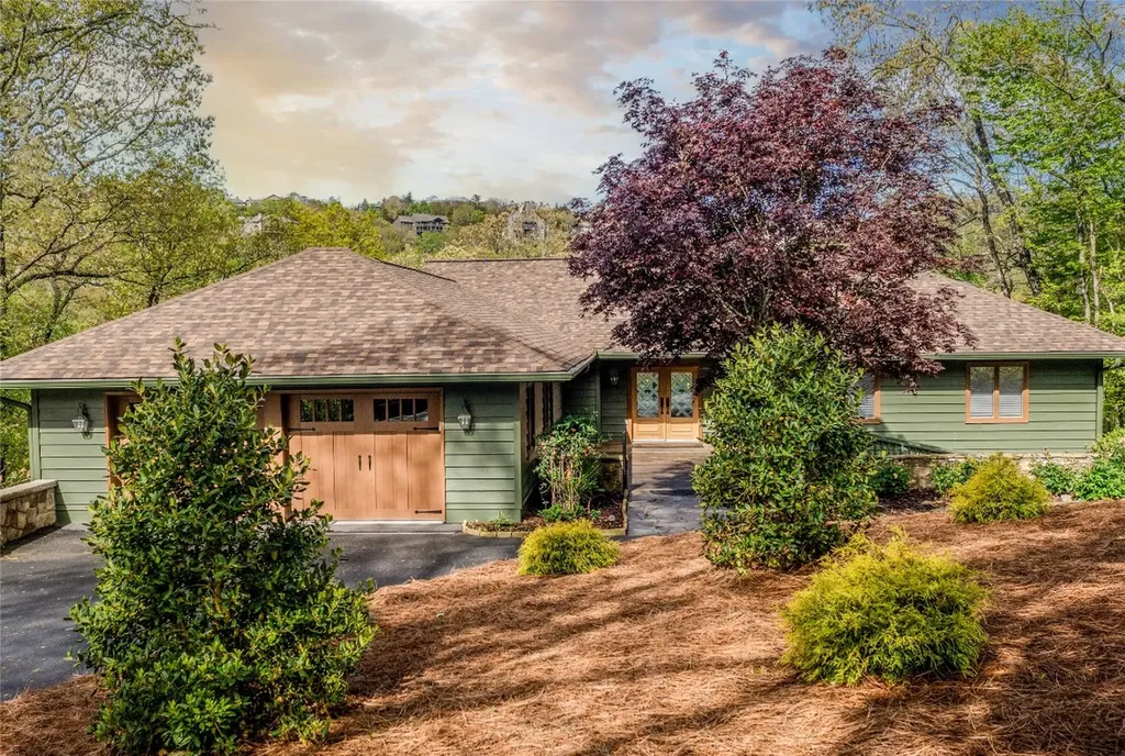 16 S Sassafras Court Highlands NC 28741