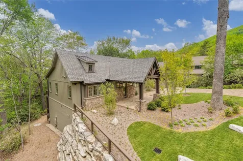 2608 Magnolia Drive Highlands NC 28741
